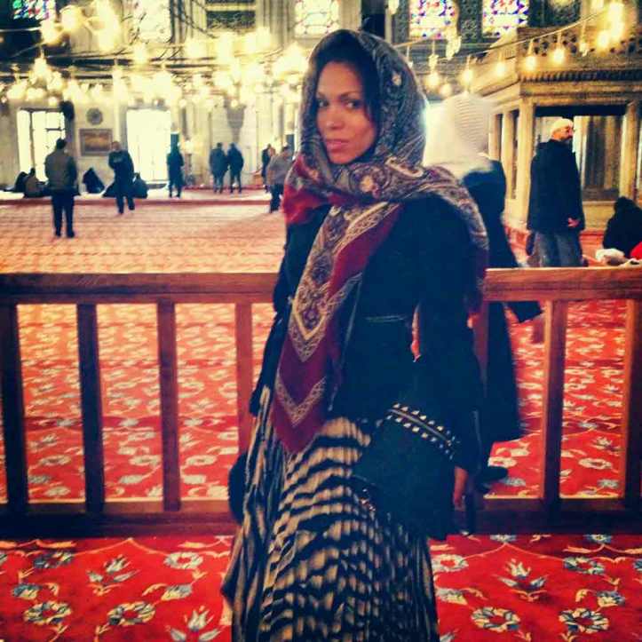 1-(7)-angienewlook-estilista-de-moda-madrid-personal-shopper-madrid-angie-reyn-moda-mujer-blogger-estilo-style-que-me-pongo-estambul-mezquina-azul