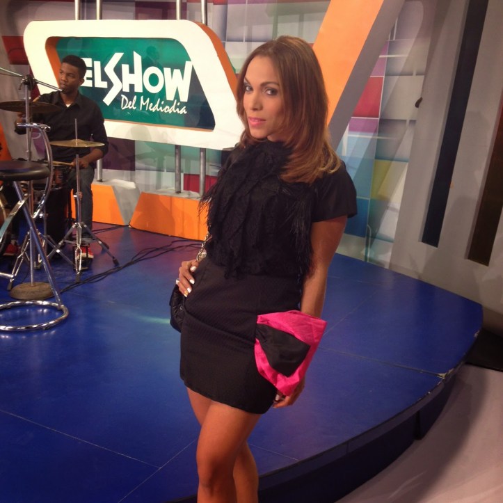 estilista de moda-dominican blogger-angienewlook-angie r-angie reyn-el escandalo del 13-telecentro-santo domingo-dominican republc-el show del medio día