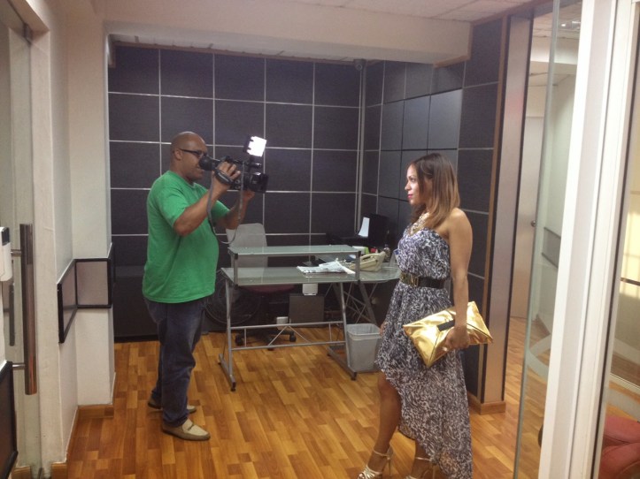 estilista de moda-dominican blogger-angienewlook-angie r-angie reyn-el escandalo del 13-telecentro-santo domingo-dominican republc-suave fm