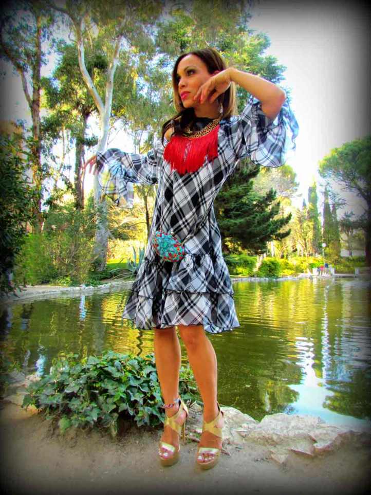 vestido-dress-mary paz metallic sandals-frindges necklace-moda mujer-estilo-fashion-style-angie-angienewlook-angie reyn-color blocking-parque-street style- quinta de los molinos