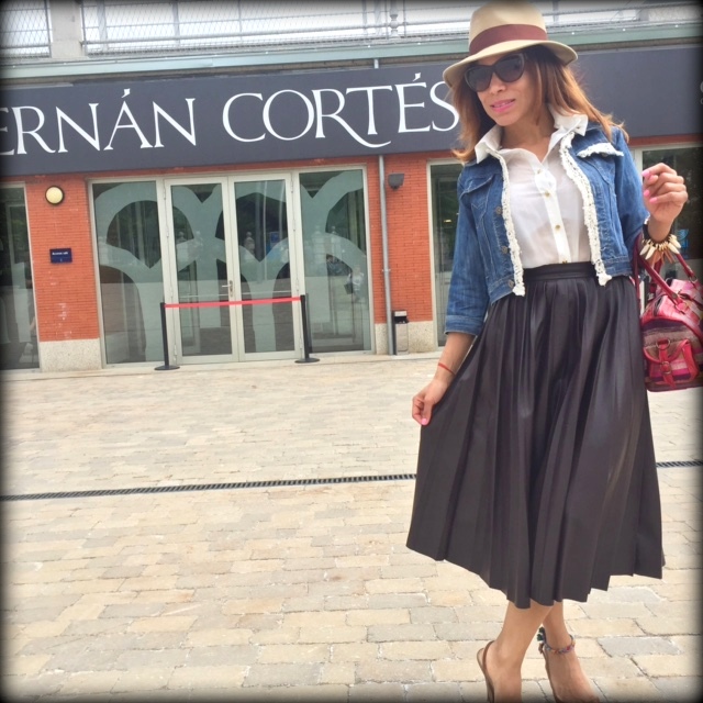 angienewlook-pleat skirt-peep toes-hernan cortes-angie reyn-estilista moda madrid-personal shopper madrid-midi skirt-madrid-blog moda-salvatore ferragamo
