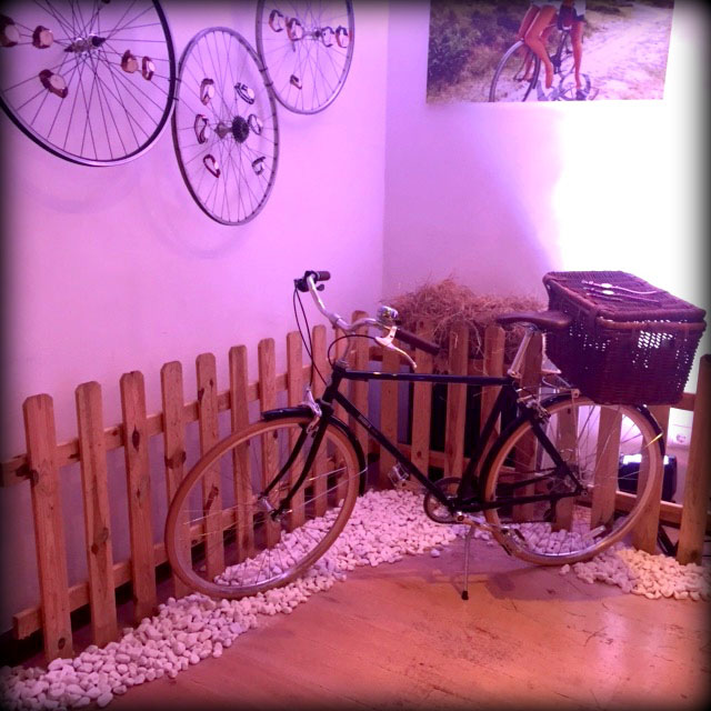 open day-muy personal-angie-angie reyn-angienewlook-naughty dog-prints-tendencias otono invierno 2015-moda-mujer-estilo-bryant park comunicacion-culottes-sinela shoes-furla minibag-daniel wellington