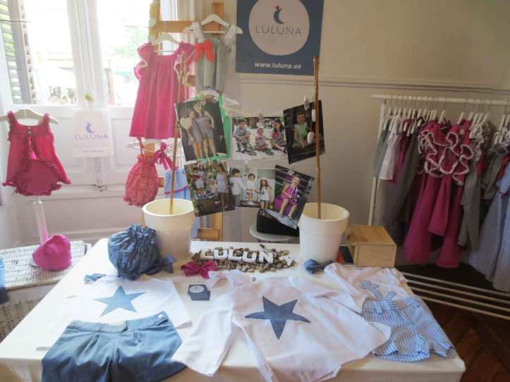 petite-style-petite-style-walking-madrid-petite-walking-angienewlook-blogger-estilo-fashion-blog-madrid--pink-and-black-angie-reyn-what-to-wear-missnewlook-palacio-santa-barbara-luluna-valencia