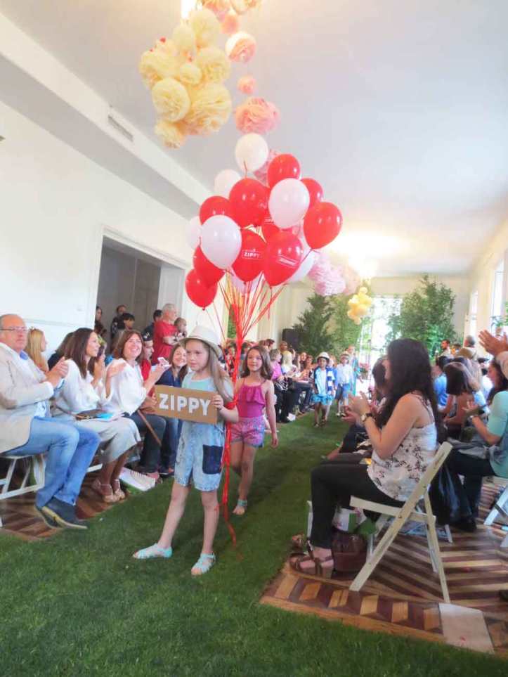 petite-style-petite-style-walking-madrid-petite-walking-angienewlook-blogger-estilo-fashion-blog-madrid--pink-and-black-angie-reyn-what-to-wear-missnewlook-zippy