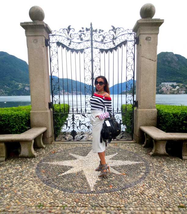 switzerland-suiza-lugano-stripes-top-rayas-denny-rose-angie-reyn-falda-de-cuero-gafas-prada-fashion-blogger-personal-shopper-madrid-estilo-navy