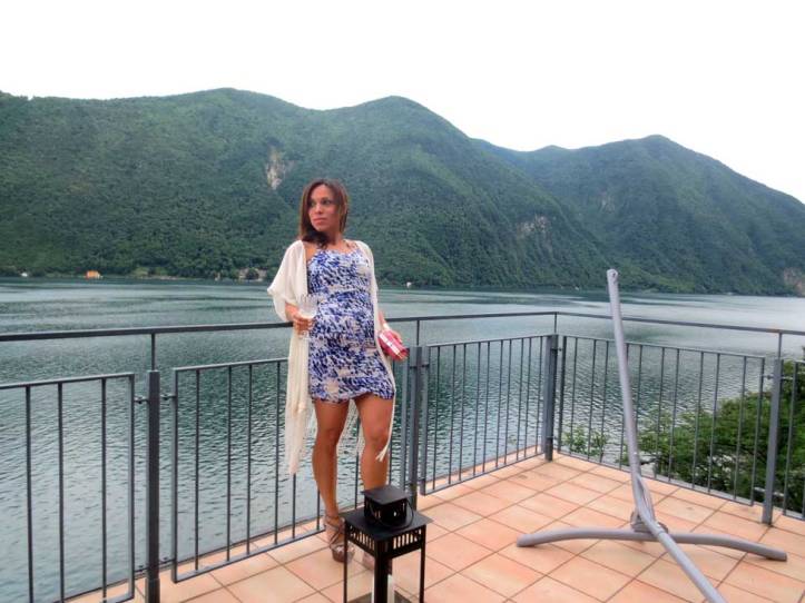 switzerland-suiza-lugano-stripes-top-rayas-denny-rose-angie-reyn-falda-de-cuero-gafas-prada-fashion-blogger-personal-shopper-madrid-fringes