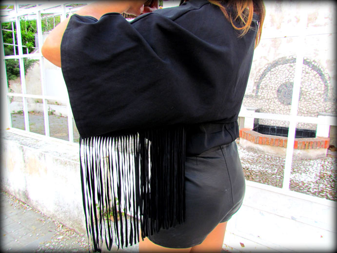 angienewlook-angie reyn-angie-zapatos zara-peep toes-sexy woman chaleco-flecos-personal shopper madrid-tacones-tienda online-complementos missnewlook-animal print-marc jacobs-chaqueta flecos