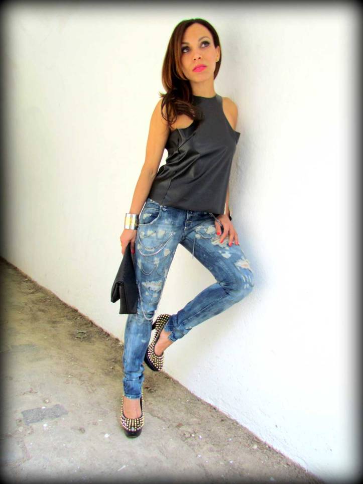 sexy-woman-jeans-pantalon-sexy-women-ripped-jeans-vince-camuto-tacones-high-heels-angie-r-angienewlook-angie-reyn-top-leather-elizabeth-arden-pink-gloss