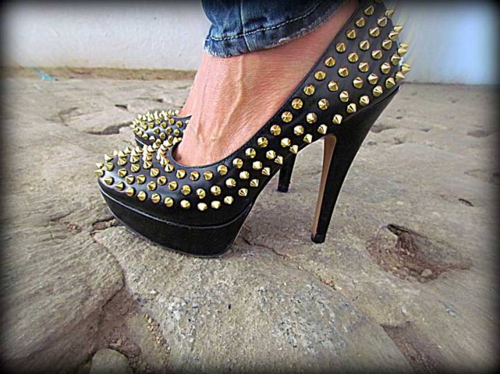 sexy-woman-jeans-pantalon-sexy-women-ripped-jeans-vince-camuto-tacones-high-heels-angie-r-angienewlook-angie-reyn-top-leather-vince-camuto