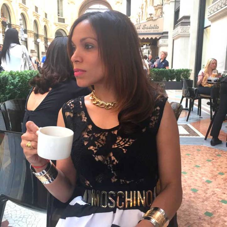 switzerland-suiza-lugano-stripes-top-rayas-denny-rose-angie-reyn-falda-de-cuero-gafas-prada-fashion-blogger-personal-shopper-madrid-vestido-de-rayas-sombrero-milan-gucci-duomo-milan