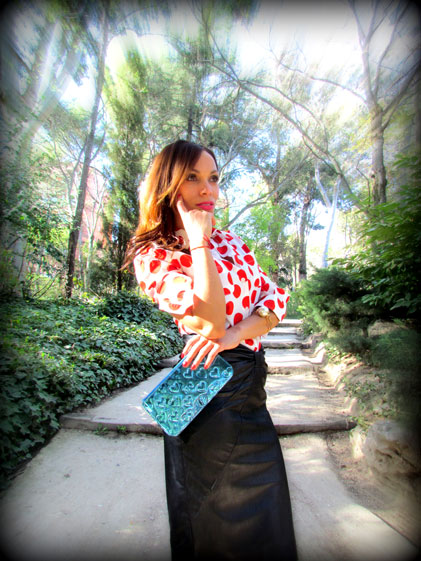 denny-rose-la-strada-nude-stilettos-zapatos-de-salon-falda-polipiel-camisa-de-lunares-rojos-angienewlook-angie-reyn-blogger-fashion-stylist-angelica-reynoso