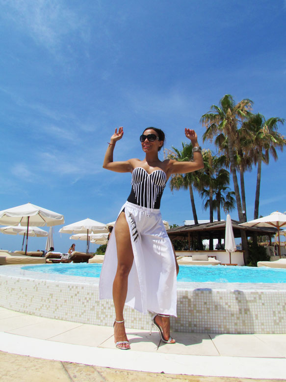 bañador-pareo-arquimedes-llorens-beachwear-swimsuit-angie-angienewlook-angie-reyn-sarong-high-heels-estilo-moda-baño-angienewlook