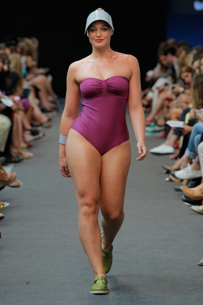 Adela&Viki_bañador-talla-grande-plus-size-curvy-curvieseci--mfshow-ss2016-angienewlook-angie-reyn-front-row-alta-costura-haute-couture-modelo-ladylike-models-tresemme-spain