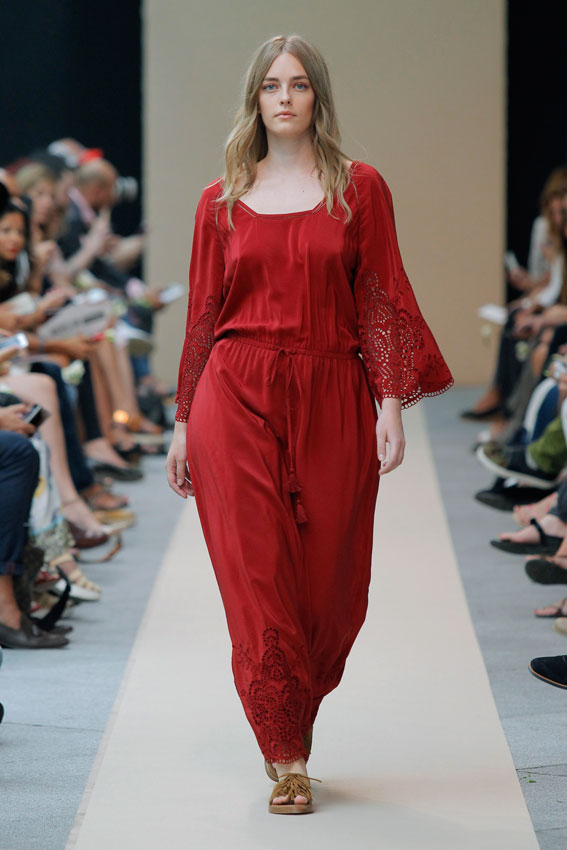 AdolfoDominguez_vestido-rojo-plus-size-curvy-curvieseci--mfshow-ss2016-angienewlook-angie-reyn-front-row-alta-costura-haute-couture-modelo-ladylike-models-tresemme-spain