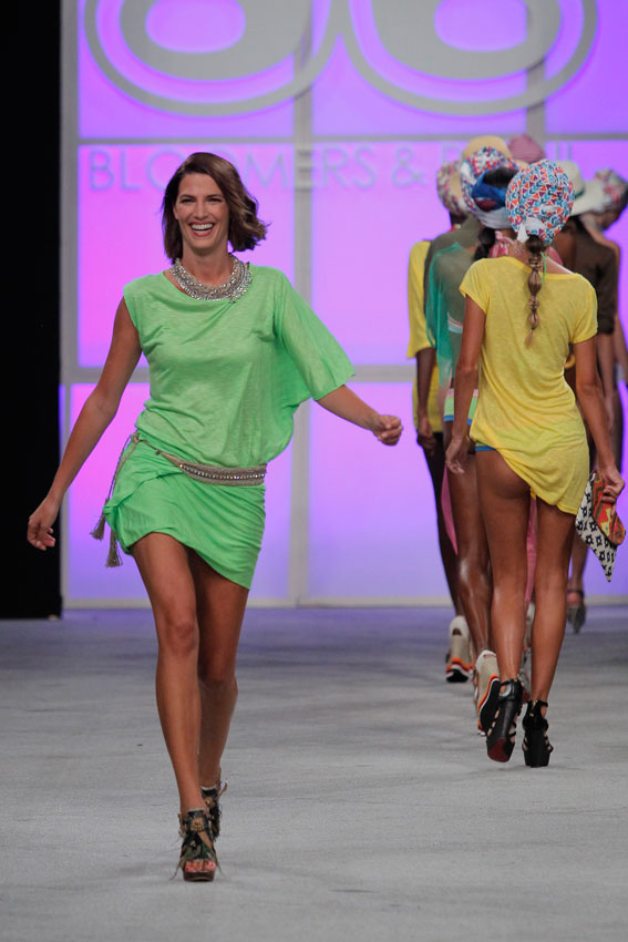 Bloomers&Bikini_tunica-carrousel-de-modelos-mfshow-ss2016-angienewlook-angie-reyn-front-row-moda-baño-swimwears-laura-sanchez-modelo-veronica-blume-models-tresemme-spain