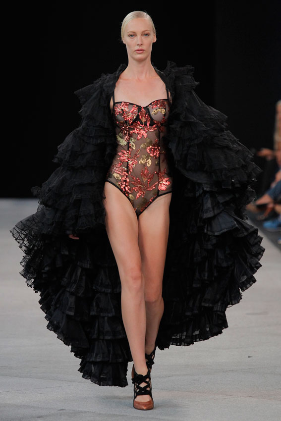 EugenioLoarce_body-johan-luc-katt-embroidery-mfshow-ss2016-angienewlook-angie-reyn-front-row-alta-costura-haute-couture-modelo-ladylike-models-tresemme-spain