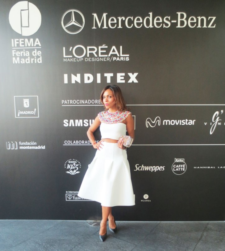 MBFWM-ANGIENEWLOOK-angie-reyn--angie-r--estilista-de-moda-productos-icon-cure-by-chiara-are-you-ready-peluqueria-asos-buffalo-shoes-johan-luc-katt-broderie-fashion-blogger-personal-shopper-all-about-white-fashion-week