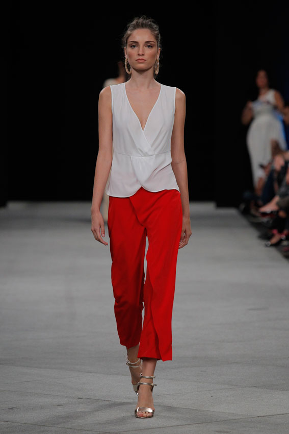 MonicaCordera_culottes-premio-tresemme--blanco-y-rojo-mfshow-ss2016-angienewlook-angie-reyn-front-row-alta-costura-haute-couture-modelo-ladylike-models-tresemme-spain