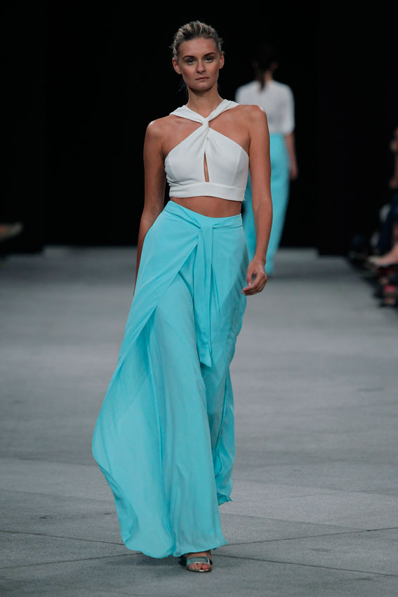 MonicaCordera_falda-de-seda-aquamarina-crop-top-mfshow-ss2016-angienewlook-angie-reyn-front-row-alta-costura-haute-couture-modelo-ladylike-models-tresemme-spain