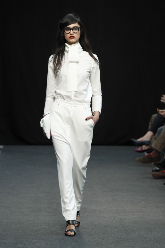 Yono_Taola_total white look-camisa blanca-pantalon blanco-angienewlook-angie reyn-missnewlook-fashion stylist