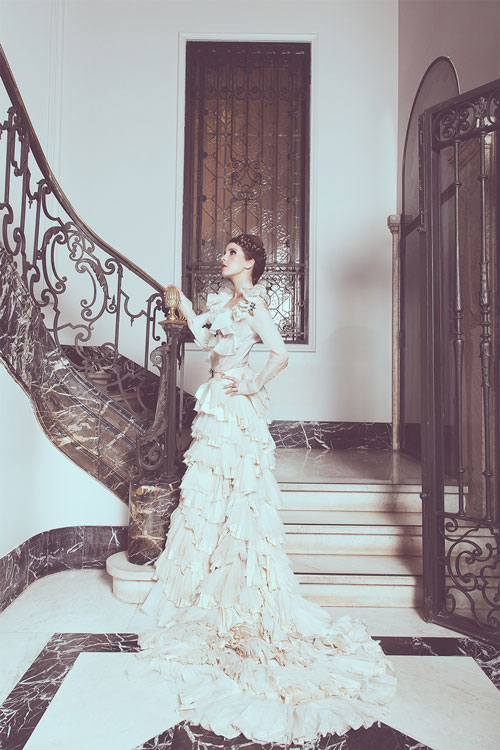 haute-couture-la-tua-pelle-arquimedes-llorens-alta-costura-escalinata-nh-abascal-hotel