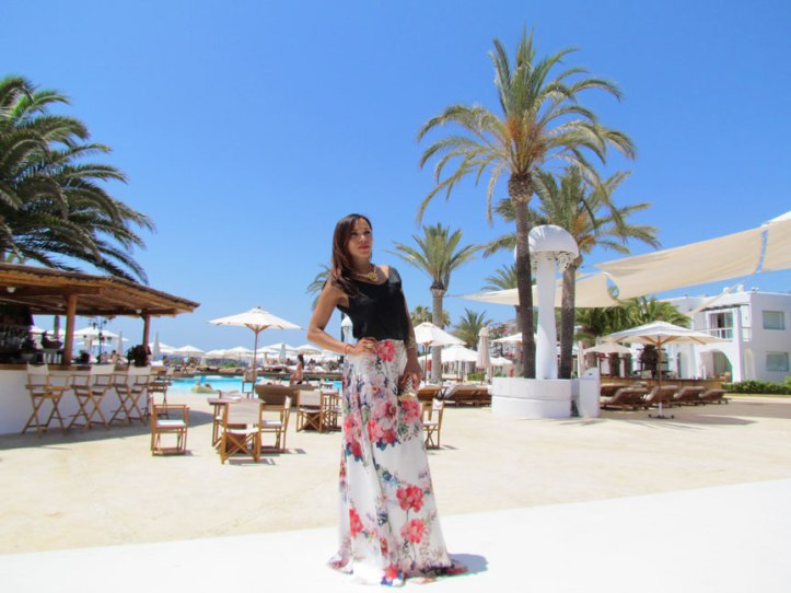 angienewlook-angie-reyn-natalia-de-lara-vestido-de-flores-alta-costura-vestido-largo-destino-ibiza-pacha-ibiza-ibiza-blog-moda-modelo-latina