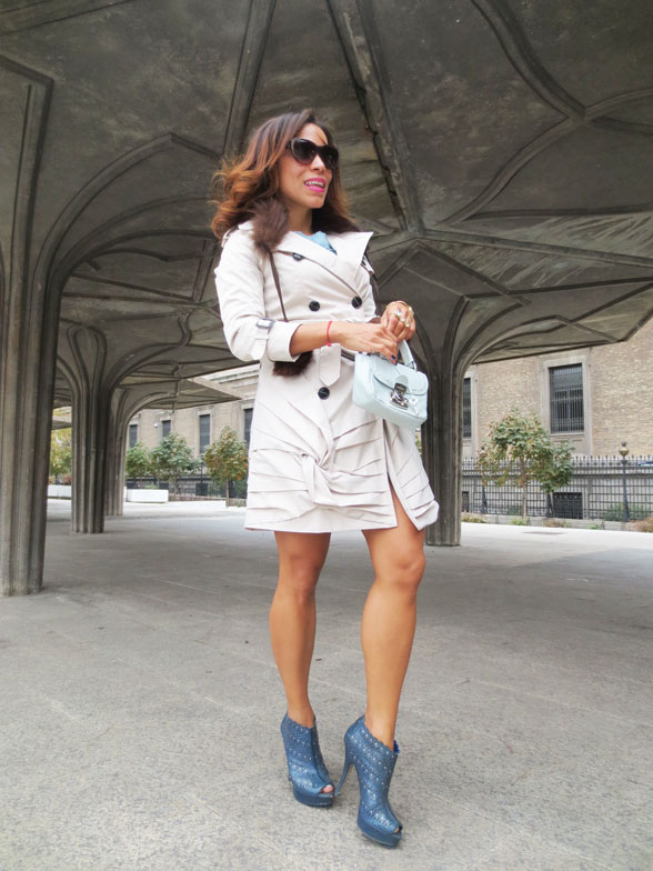 gabardin-gabardina-burberry-lentes-ferragamo-angie