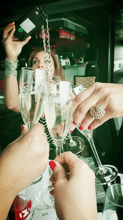 cheers-birthday-look-champagne-style-luxury-lifestyle-angienewlook