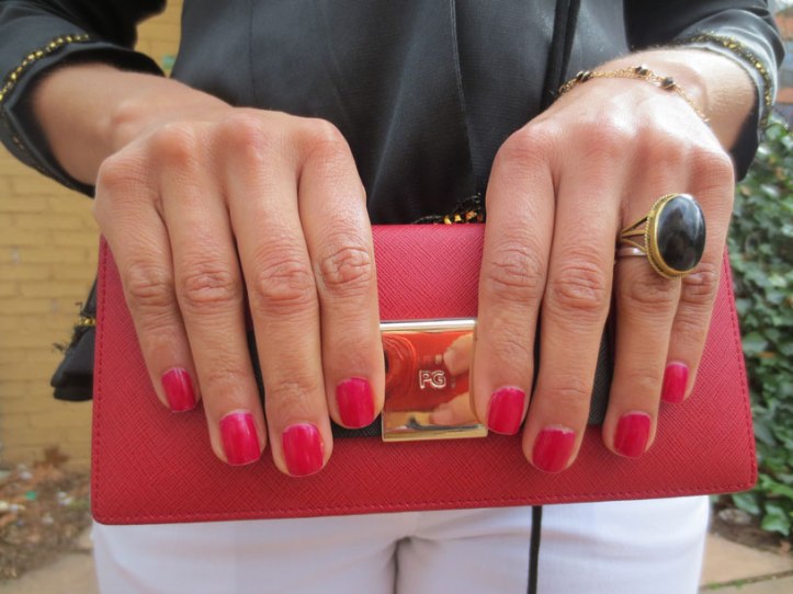 purificacion-garcia-purse-red-touch-blogger-fashion-stylist