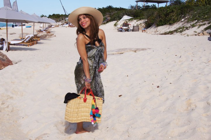 luxury-resort-luxurious-holidays-pamela-sombrero-beach-time