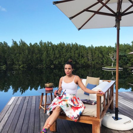 dolce and gabbana sunglasses, gafas de sol d&G, sandalias etnicas, ethnic sandals, turks and caicos