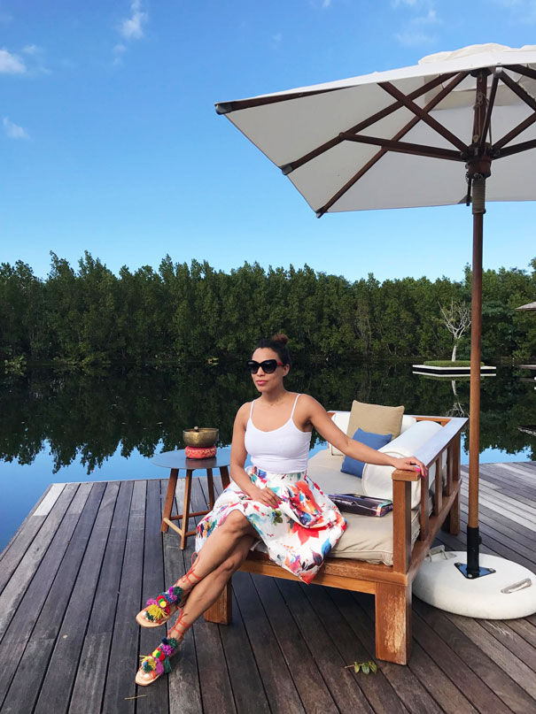 moda-petite-petite-girls-sandalias-con-pompones-pompon-sandals-trips-caribbean-angelica-reynoso