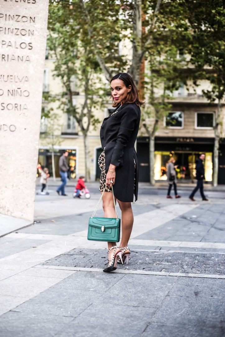 plaza-de-colon-madrid-falda-de-zara-animal-print-angienewlook-animal-print-look-street-style