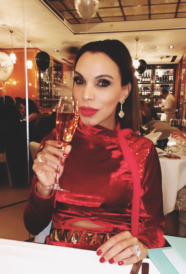 van-cleef-alhambra-earrings-san-carlos-restaurant-london