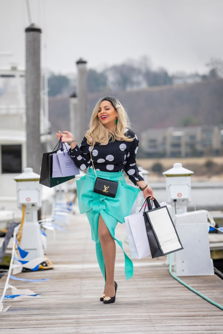 top-de-lunares-zapatos-versace-versace-shoes-shopping-day-private-photoshoot