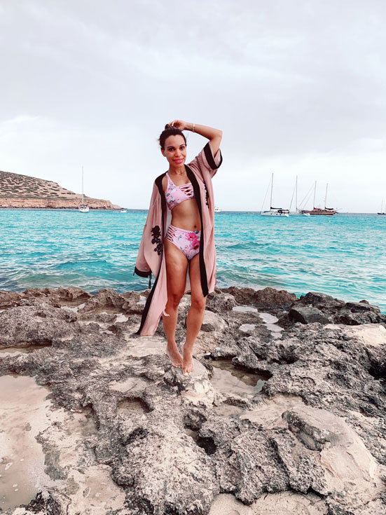pink-bikini-cala-en-ibiza